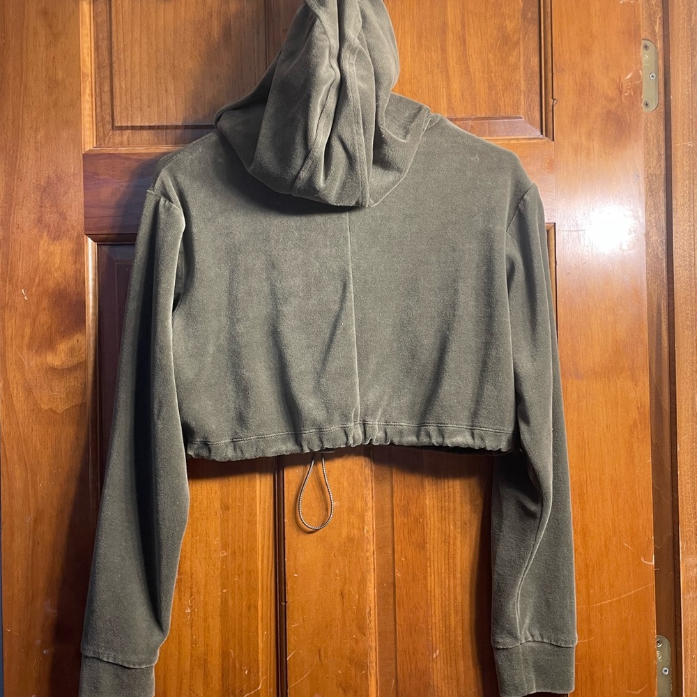 Forever 21 Green crop sweatshirt